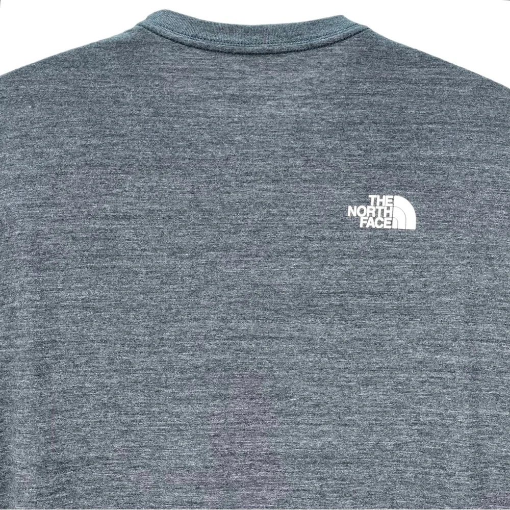 The North Face | Slim Fit Gray Heather Crewneck Pocket S/S T-Shirt | Men’s Large